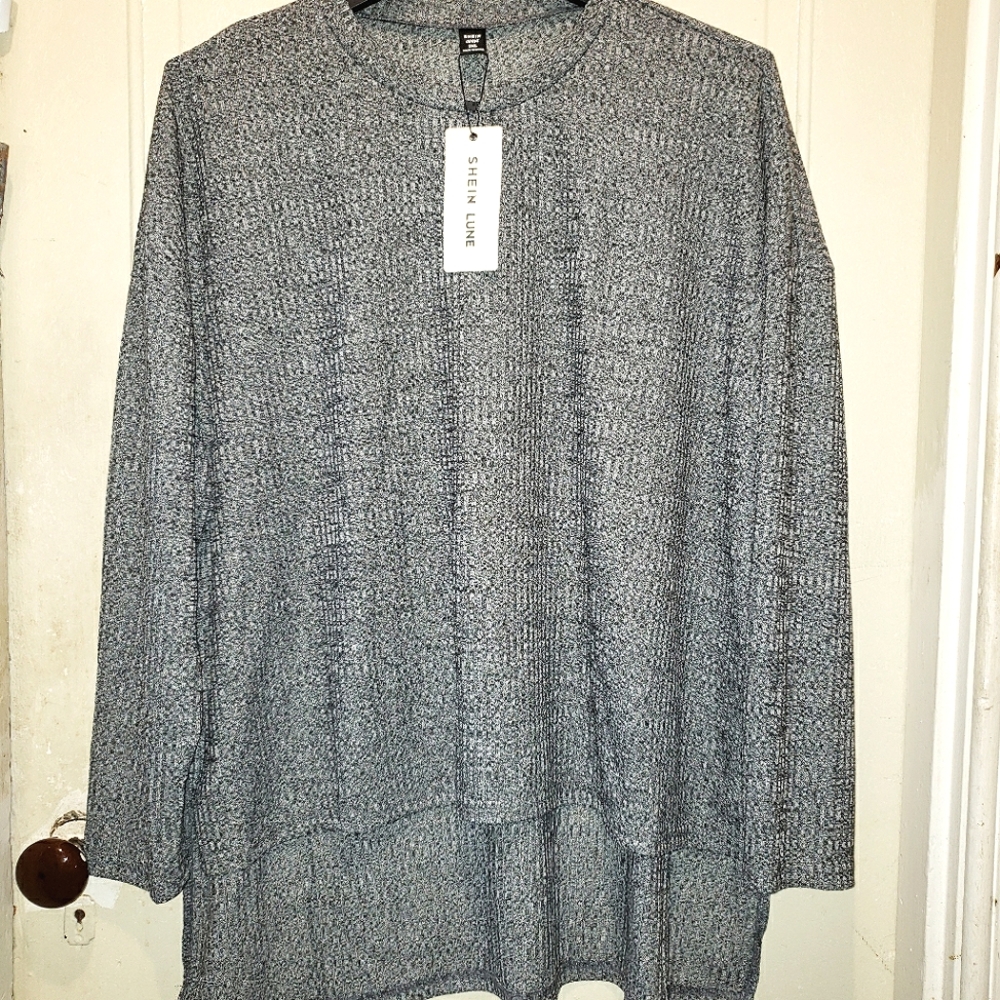 New with Tags Gray Long Sleeve Drop Shoulder Flowy High Low Shirt Plus Size 3XL